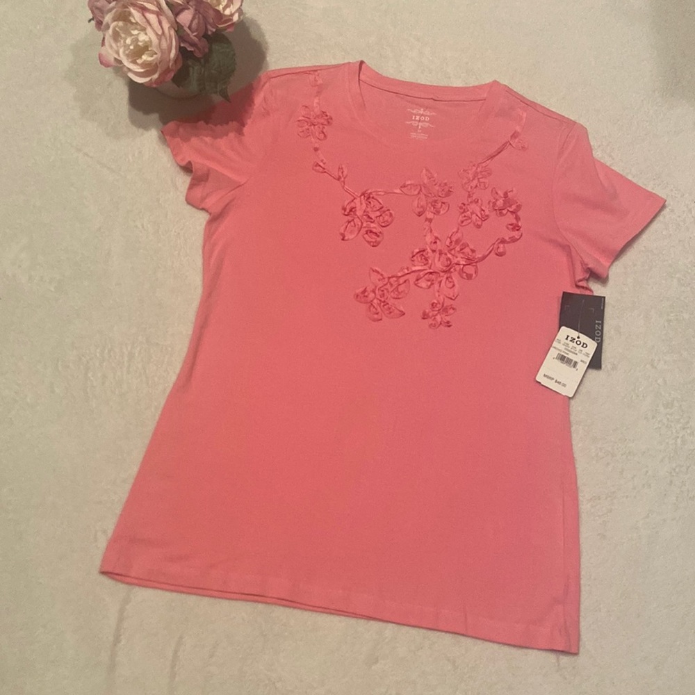 IZOD Orchid Pink Size M NWT Top Embellished Raised Flowers 100% Cotton